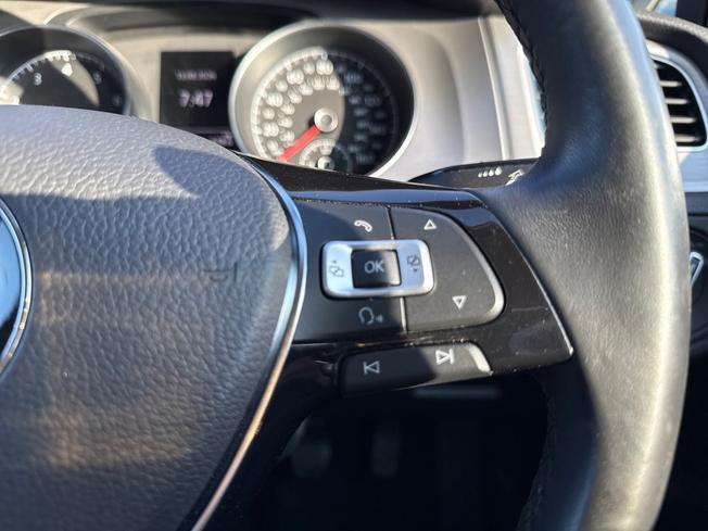 VOLKSWAGEN Golf Photo 17