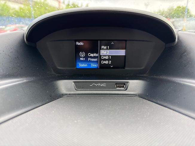 FORD Kuga Photo 13