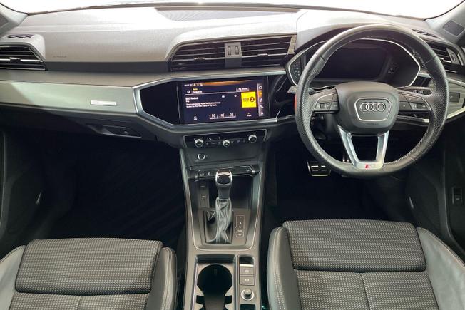 Audi Q3 Photo 10