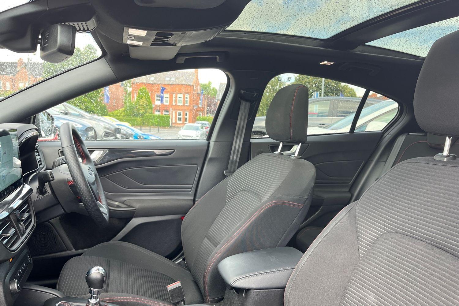 Ford FOCUS Photo 18