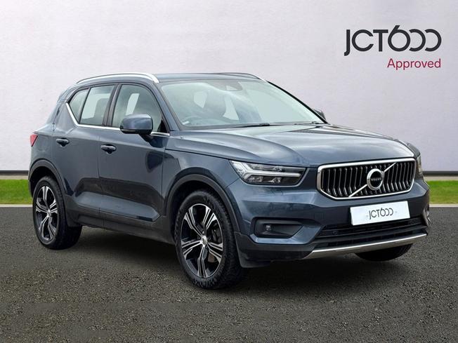 VOLVO XC40 Photo 1
