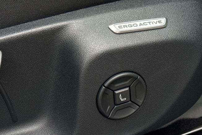 VOLKSWAGEN T-Roc Photo 35