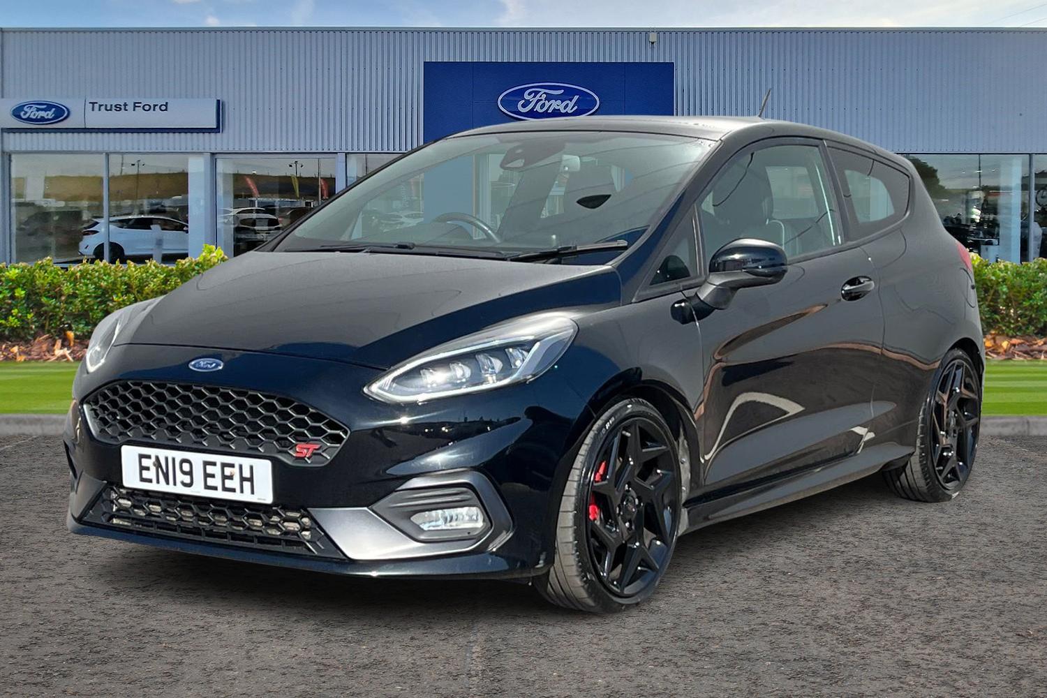 Ford FIESTA Photo 4