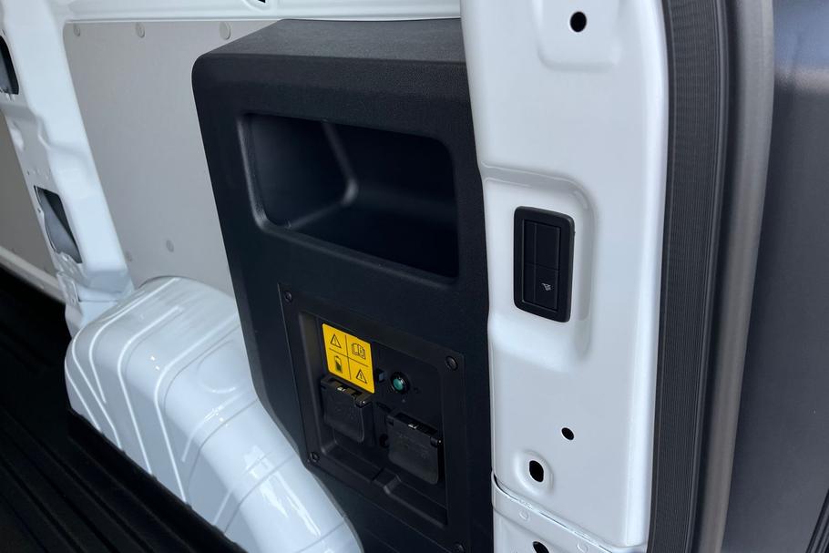Used Ford E-TRANSIT CUSTOM LD75CAE 14