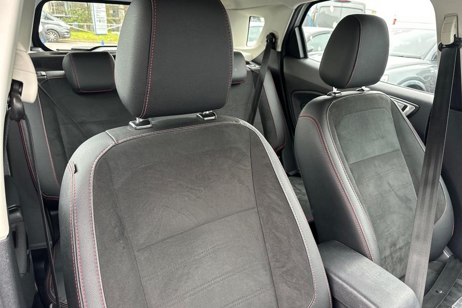 Ford ECOSPORT Photo autoimg-ec961eb00424a40478045a0f2392435e874d4e4b.jpg