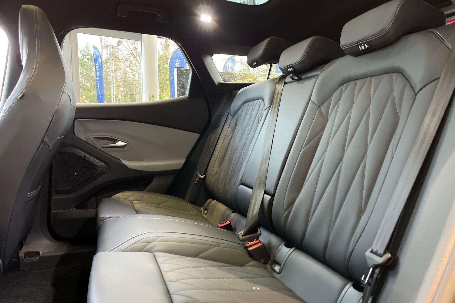 Ford Explorer Photo 19