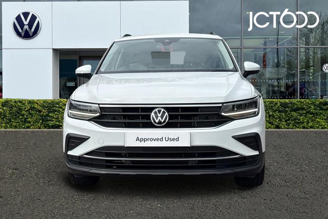 VOLKSWAGEN Tiguan Photo 8
