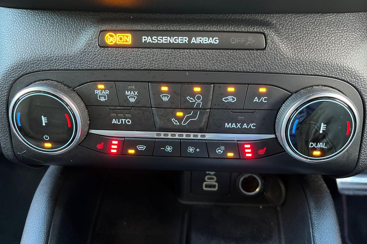 Ford KUGA Photo 25