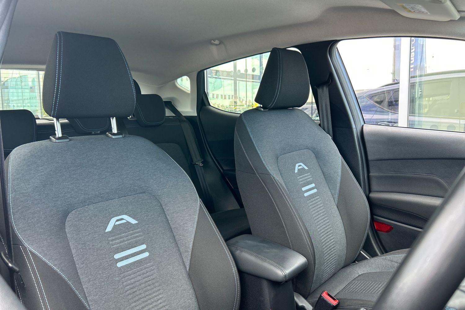 Ford Fiesta Photo 16