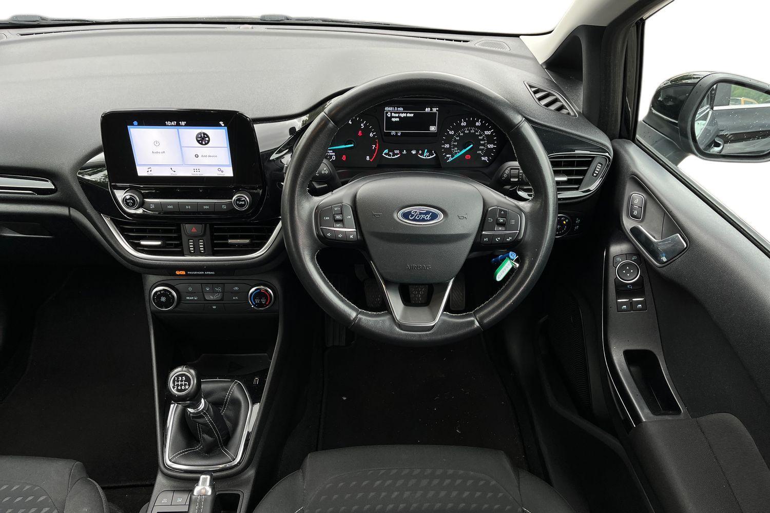 Ford Fiesta Photo 10