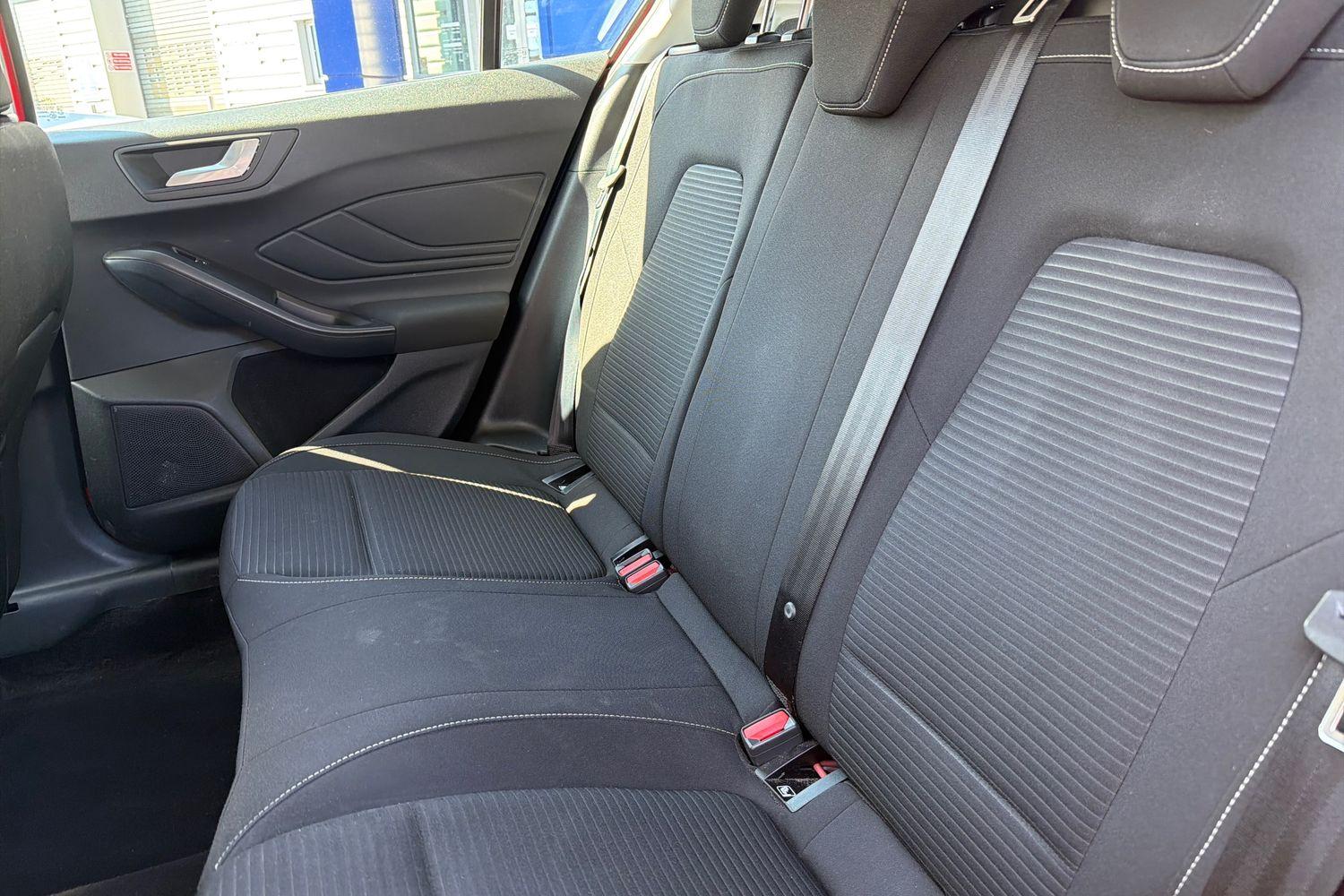 Ford FOCUS Photo 19
