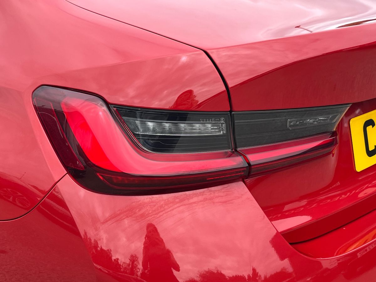 BMW 3 Series Photo 22