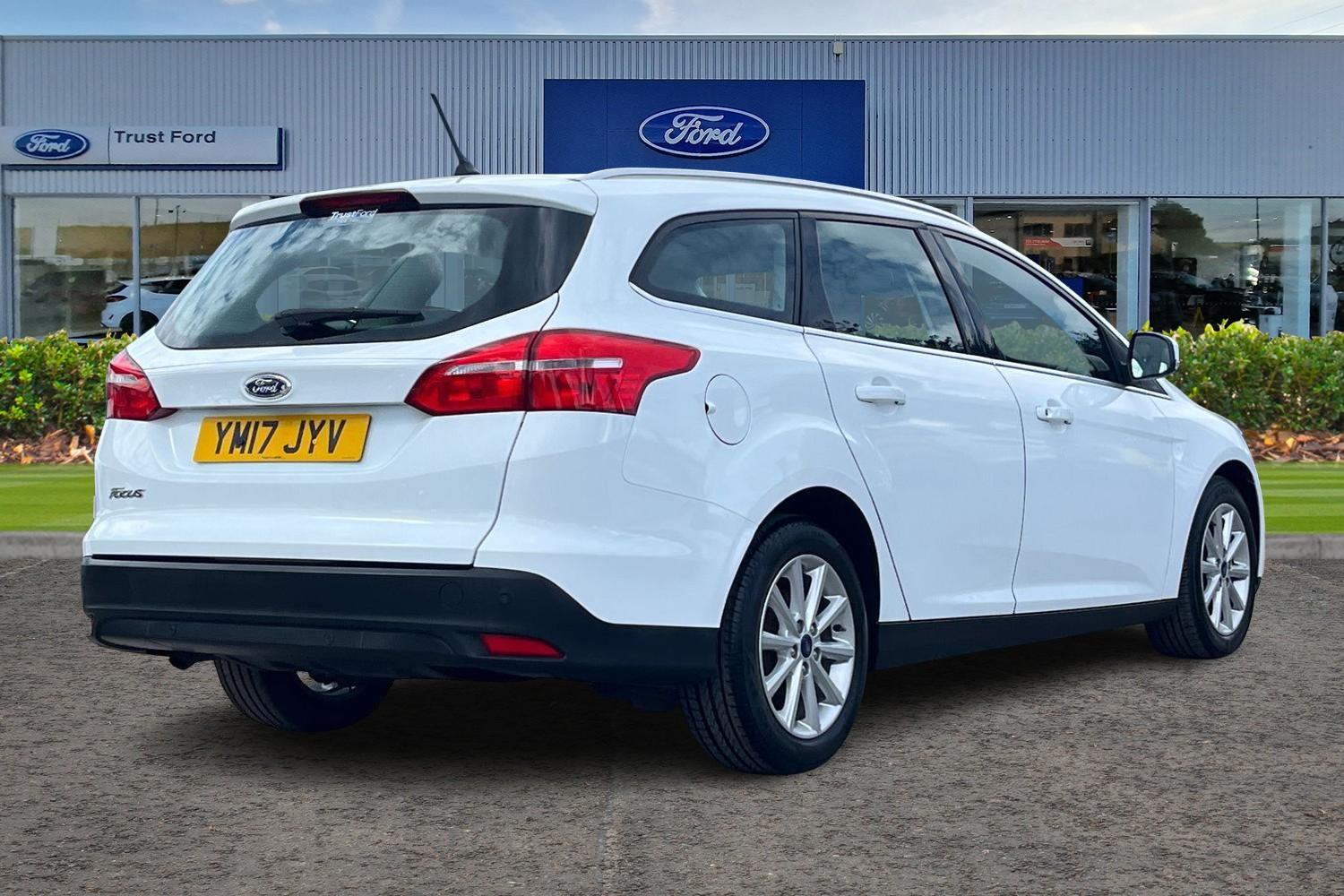 Ford Focus Photo 3