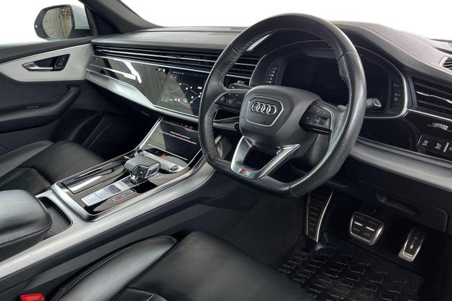 AUDI Q8 Photo 6