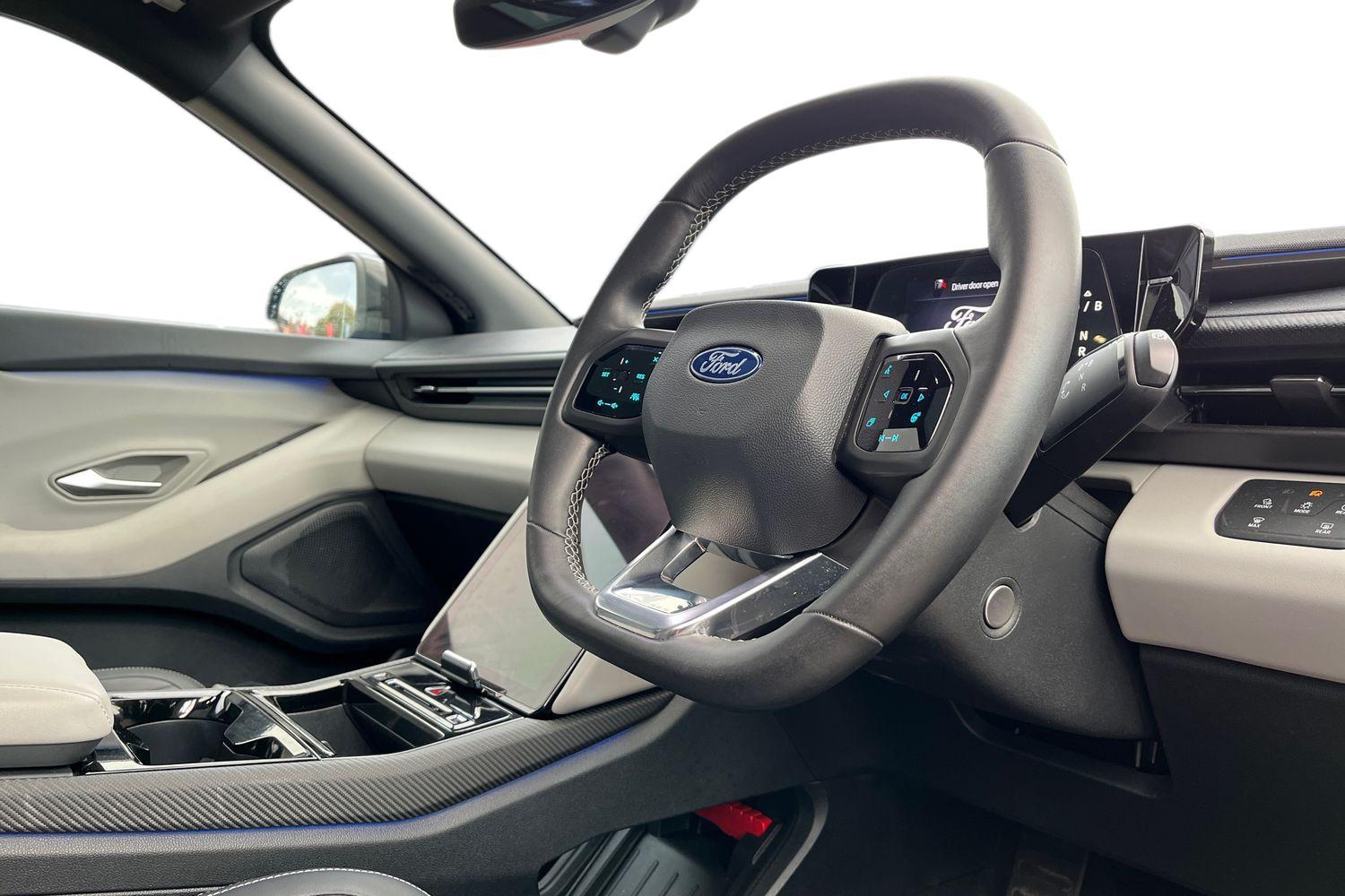 Ford EXPLORER Photo 8