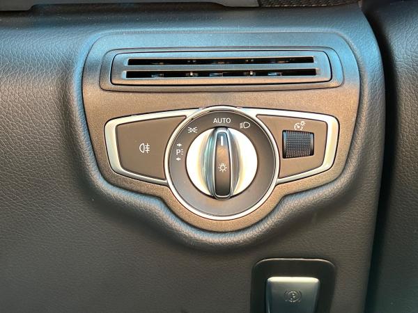 Mercedes-Benz V Class Photo autoimg-ecc42b2d0264e0372175f4534c818edb67c829ec.jpg