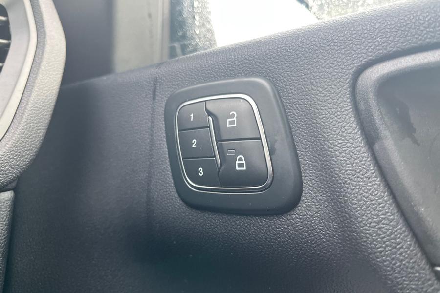 Ford KUGA Photo autoimg-eccbb2af9bdcefacca75928385b6060010e258bc.jpg