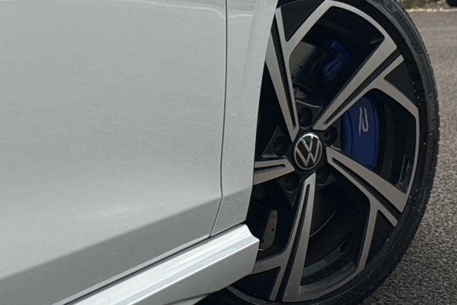 VOLKSWAGEN Golf Photo 50