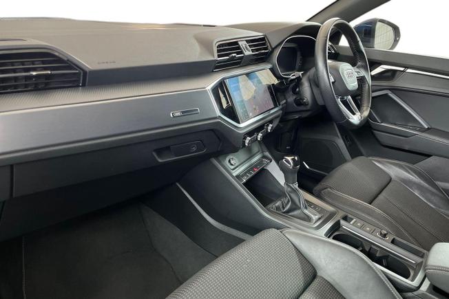 Audi Q3 Photo 2