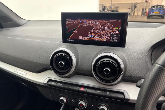 AUDI Q2 Photo 14