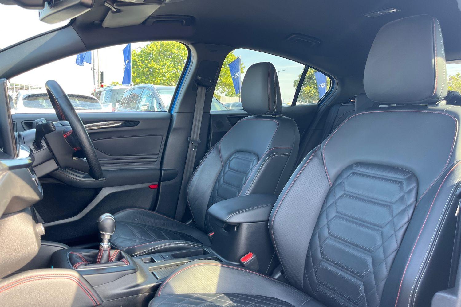 Ford FOCUS Photo 18