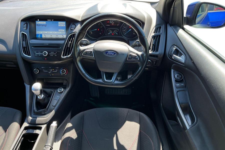 Ford FOCUS Photo autoimg-ece83694e36a44e468961385ba707099dd9c76f6.jpg