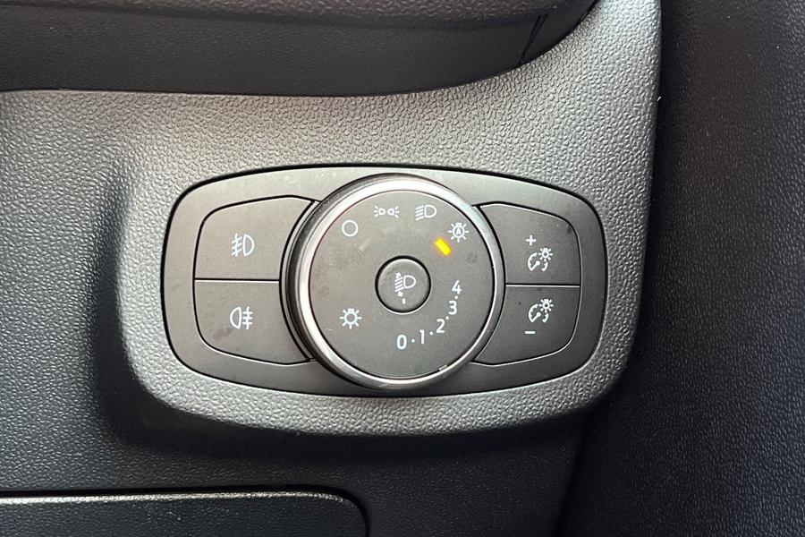 Ford FIESTA Photo autoimg-ece869dbeb7e5d7cd174a862e0caa8e015856d8e.jpg