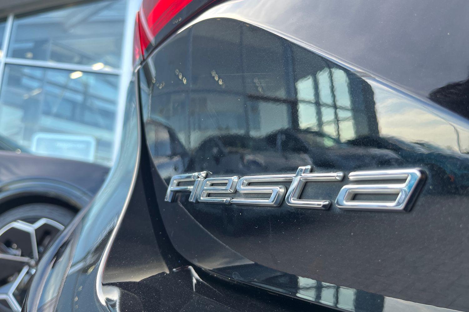 Ford Fiesta Photo 38