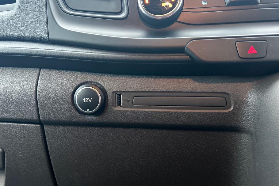 Used Ford TRANSIT CUSTOM YT19CSR 34