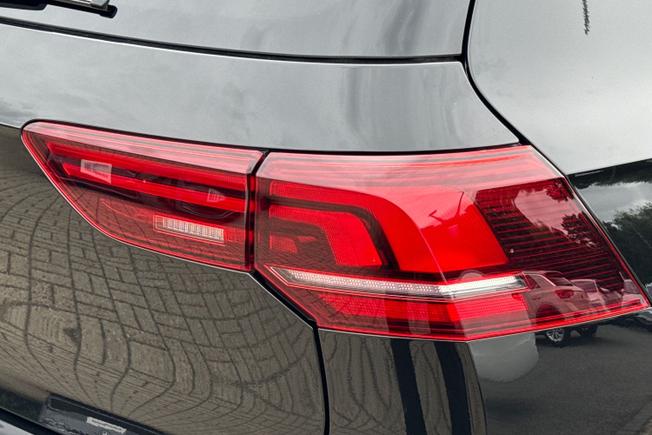 VOLKSWAGEN Golf Photo 18