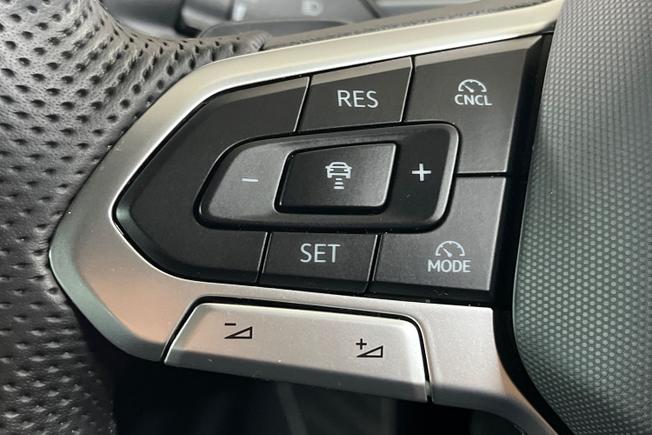 VOLKSWAGEN Passat Photo 16