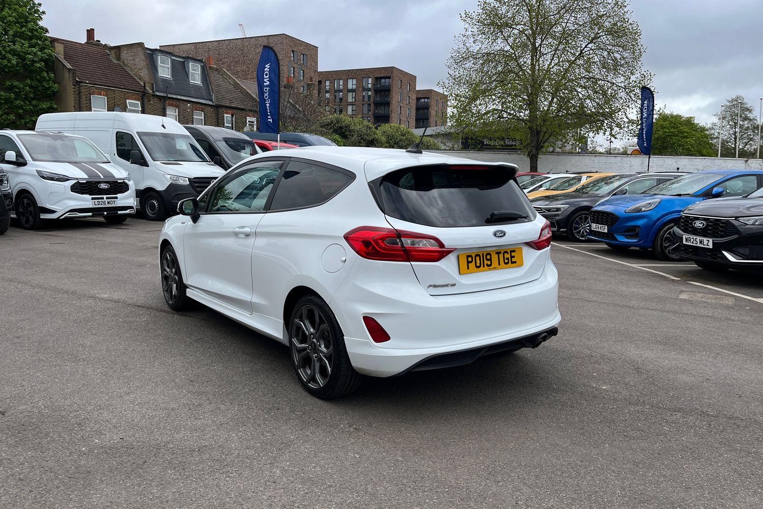 Ford Fiesta Photo 32