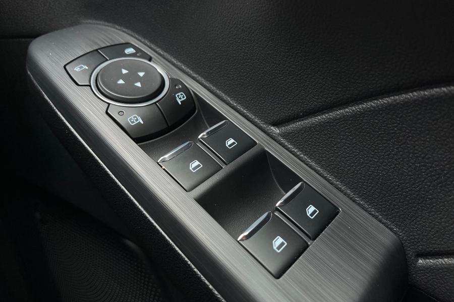 Ford Kuga Photo autoimg-ed09b7d76f99b961185a30629e5341715239deb8.jpg