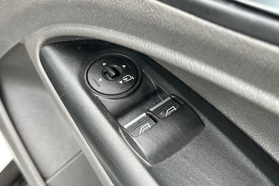 Used FORD TRANSIT CONNECT EX69UBS 29