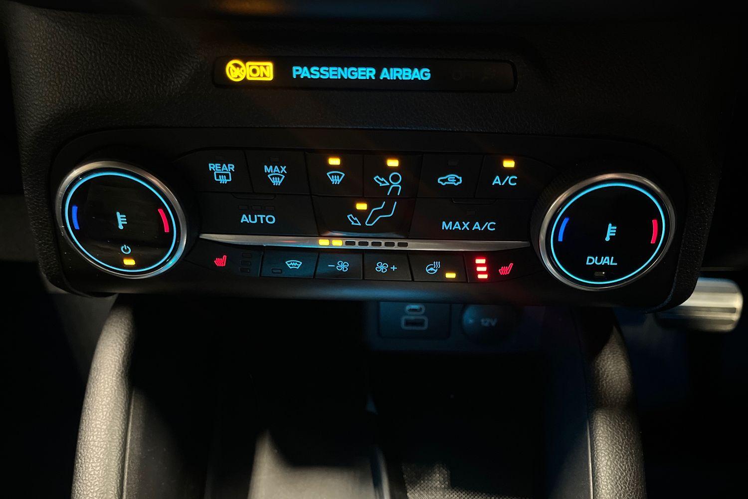 Ford KUGA Photo 29