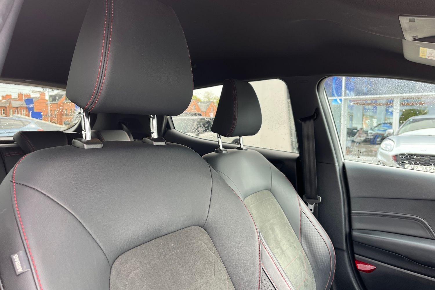 Ford FIESTA Photo 16
