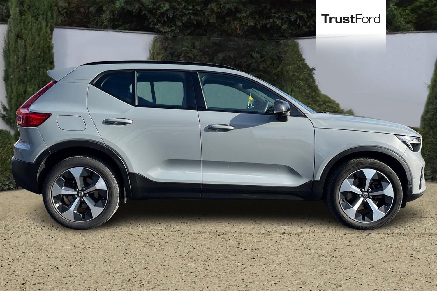 Volvo XC40 Photo 2