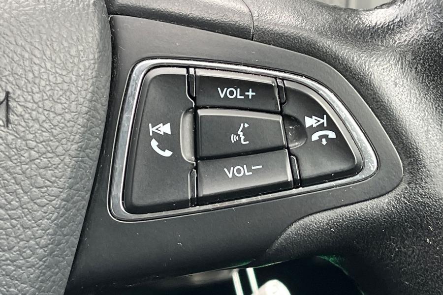 Ford FOCUS Photo autoimg-ed13de8b4c4206dc92a576d3c093dfcf9e1fd312.jpg