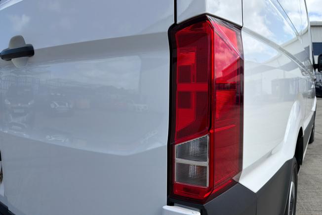 VOLKSWAGEN Crafter Photo 18