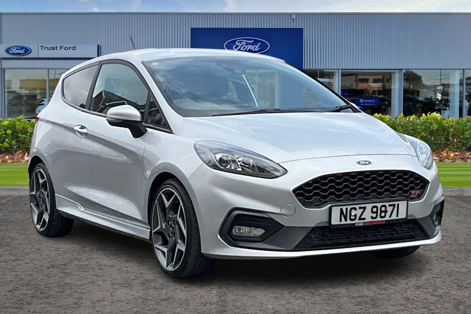 Ford Fiesta Photo 0