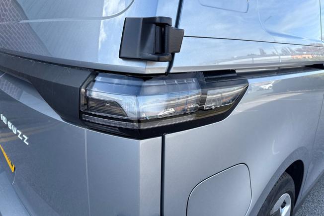 VOLKSWAGEN Id. Buzz Cargo Photo 18