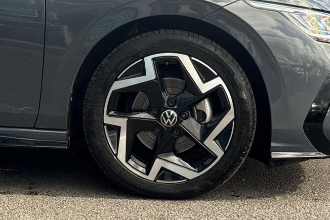 VOLKSWAGEN Golf Photo 5