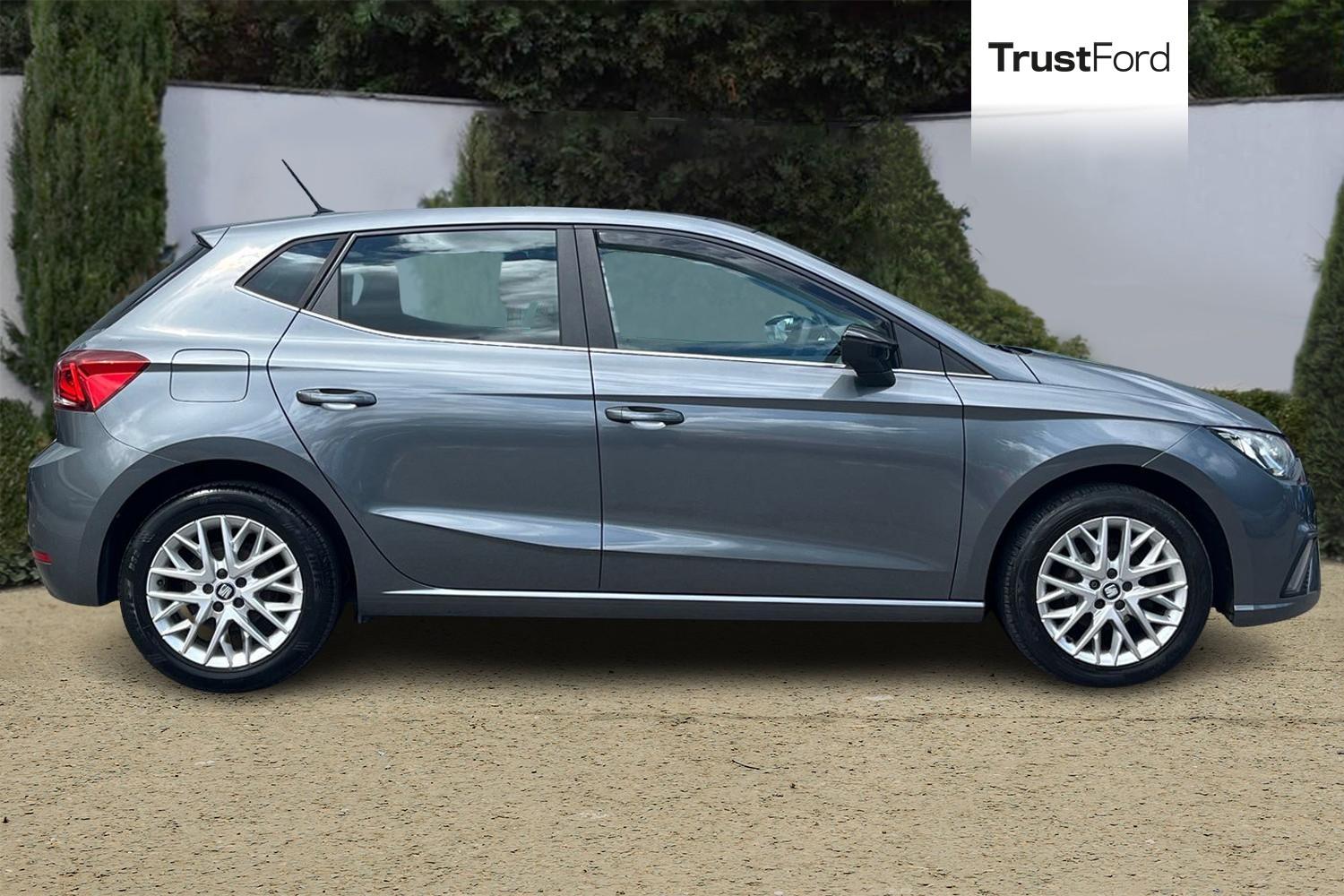SEAT IBIZA Photo 2