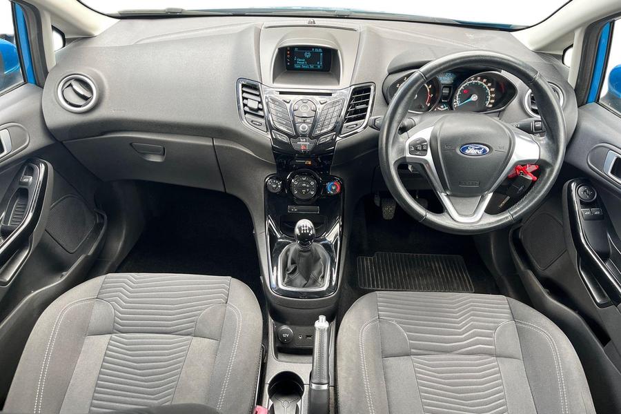 Ford FIESTA Photo autoimg-ed1b39092ea04501106fd20c01506aa3c28b532a.jpg