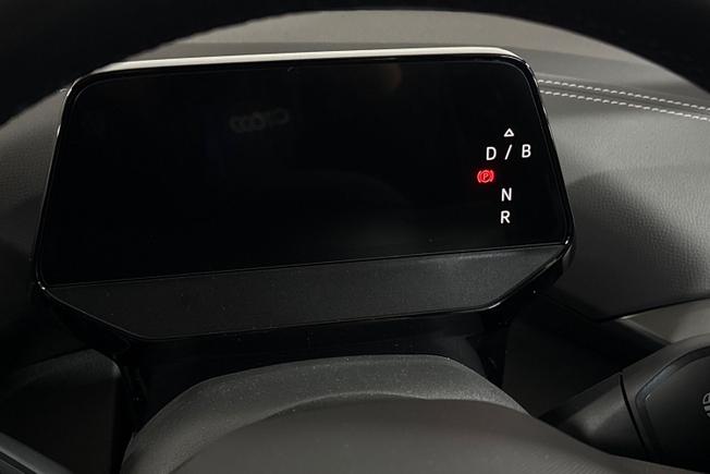 VOLKSWAGEN ID.4 Photo 15