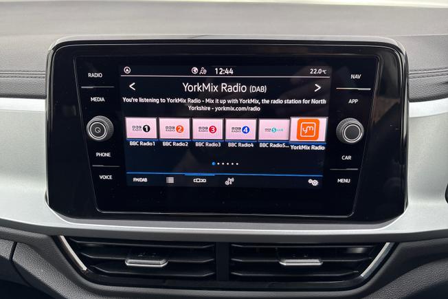VOLKSWAGEN T-Roc Photo 13