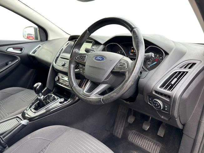 FORD Focus Photo 6