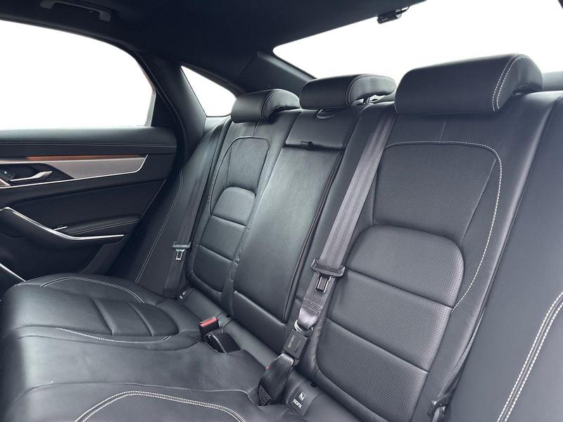 Used Jaguar XF YK21ZHJ 17