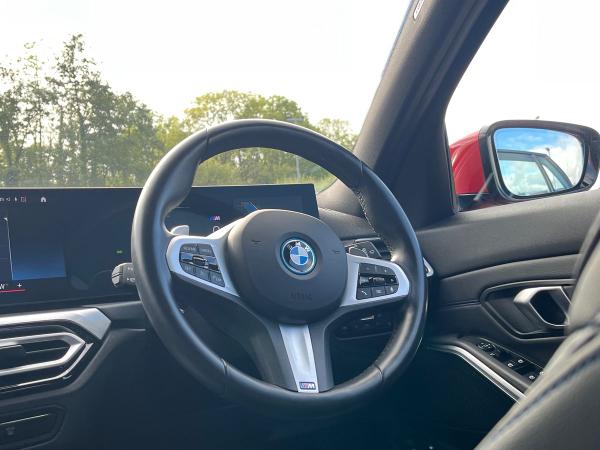 BMW 3 Series Photo autoimg-ed232508fd05d3dbe16347d10a43004f646898be.jpg