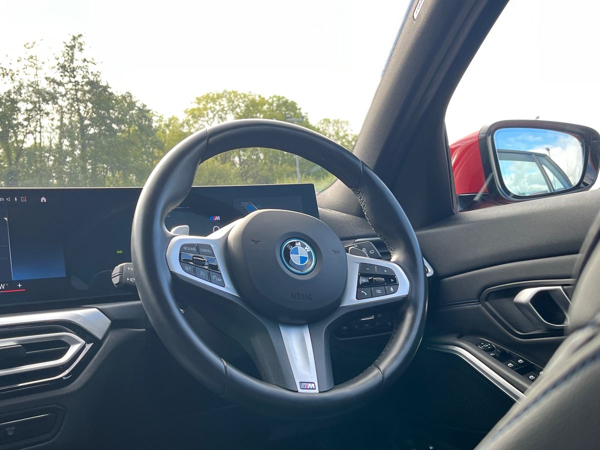 BMW 3 Series Photo 14